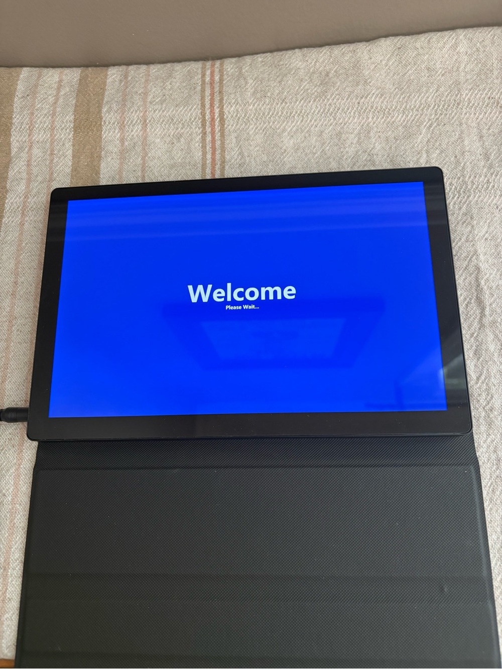 LED Portable Monitor / External Display - Picture 9 of 14